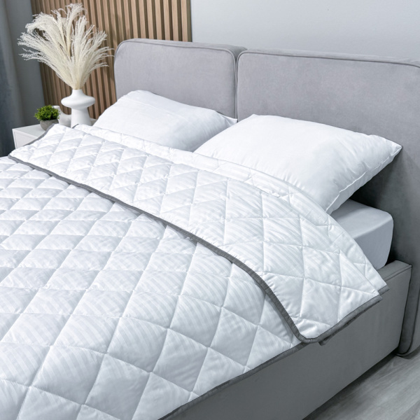 Одеяло Vella «Satin Light» Фото Одеяло Vella «Satin Light»